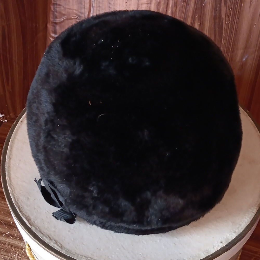 Vintage ladies black fur hat made in Italy - Picture 3 of 5
